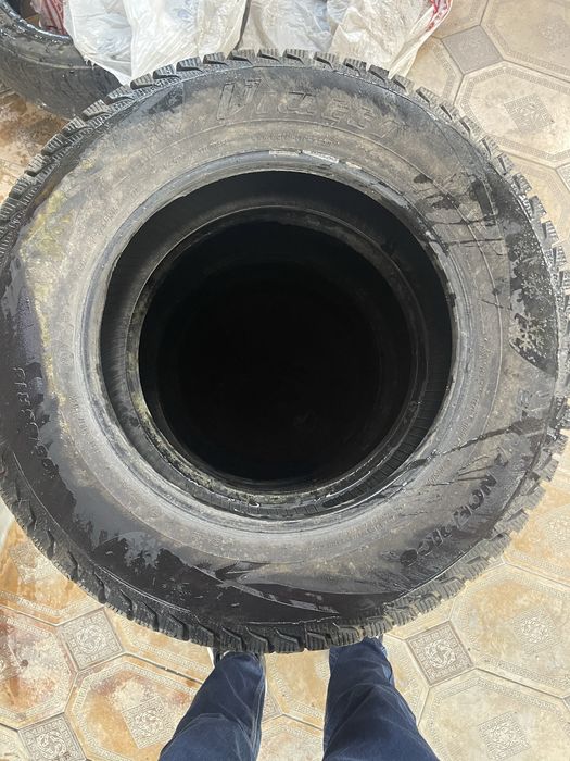 Шины шипованные комплект