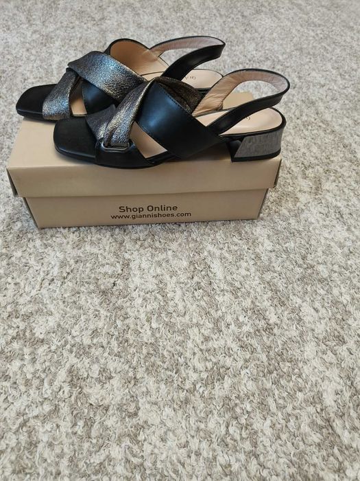Елегантни сандали GiAnni