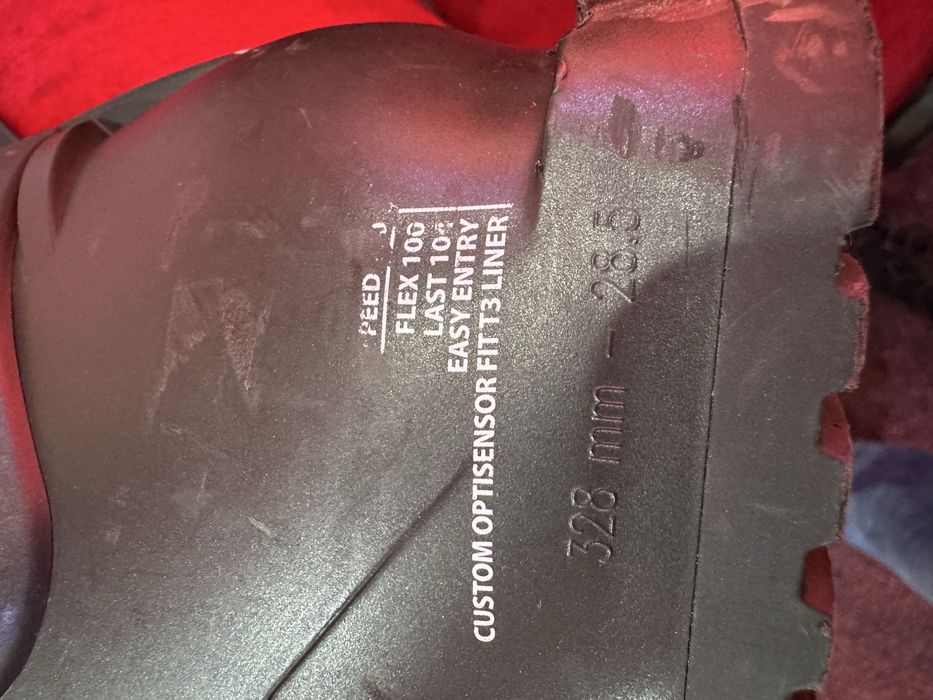 Clapari barbati Rossignol Speed flex 100 marime 44 mondo 28,5 cm