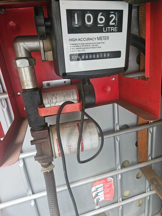 Rezervor cu pompa si contor, cu remorca inmatriculata