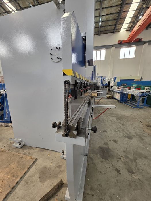 Гибочный станок 160т 6 метров. Чпу