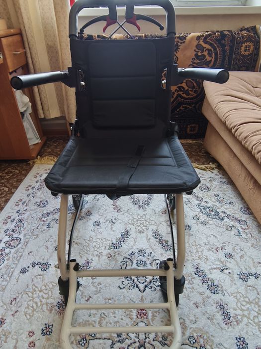 Срочно. Инвалидная  коляска. 60000. торг