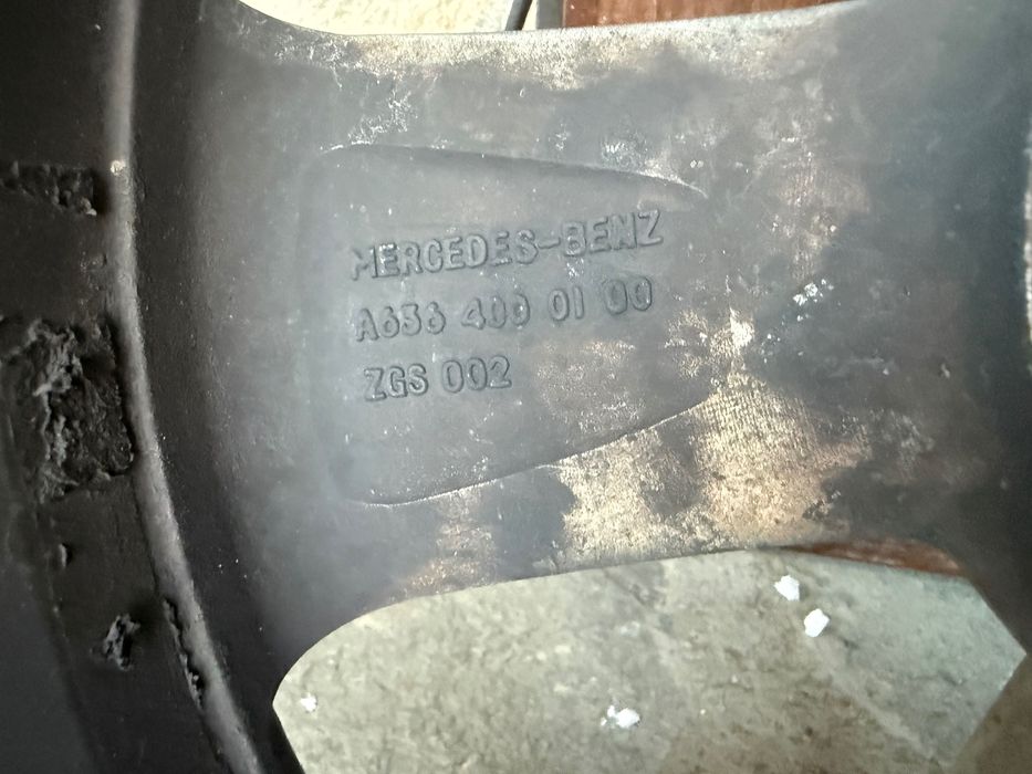 Джанти 17  за Бус Мерцедес усилени