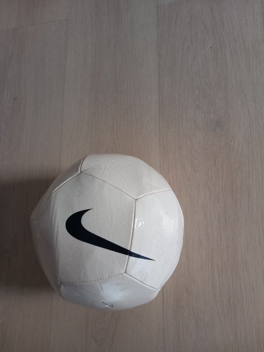 Minge Nike dezumflata