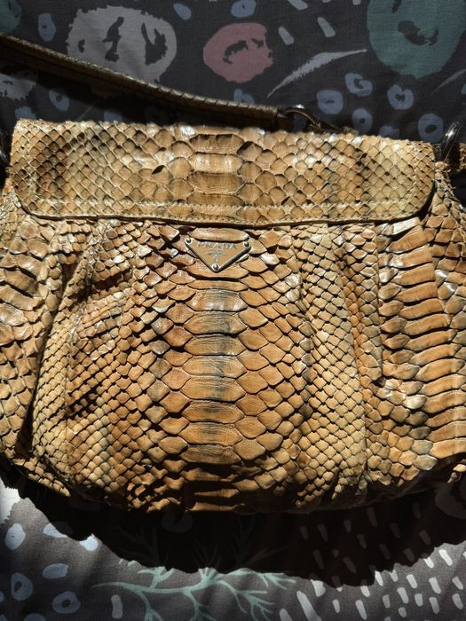 Geanta Prada din piele naturala de piton, accept SI schimburi.