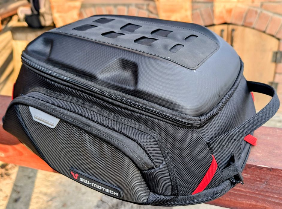 Vând Geantă pt. rezervor SW Motech PRO Sport. 12L-17L