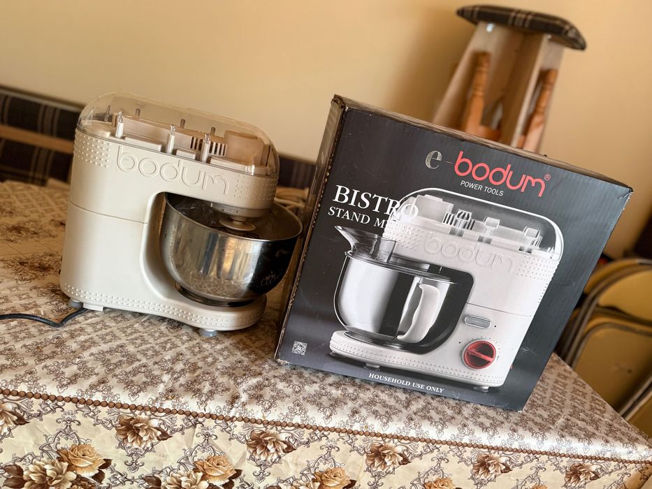 De vânzare robot de bucătărie în stare nouă