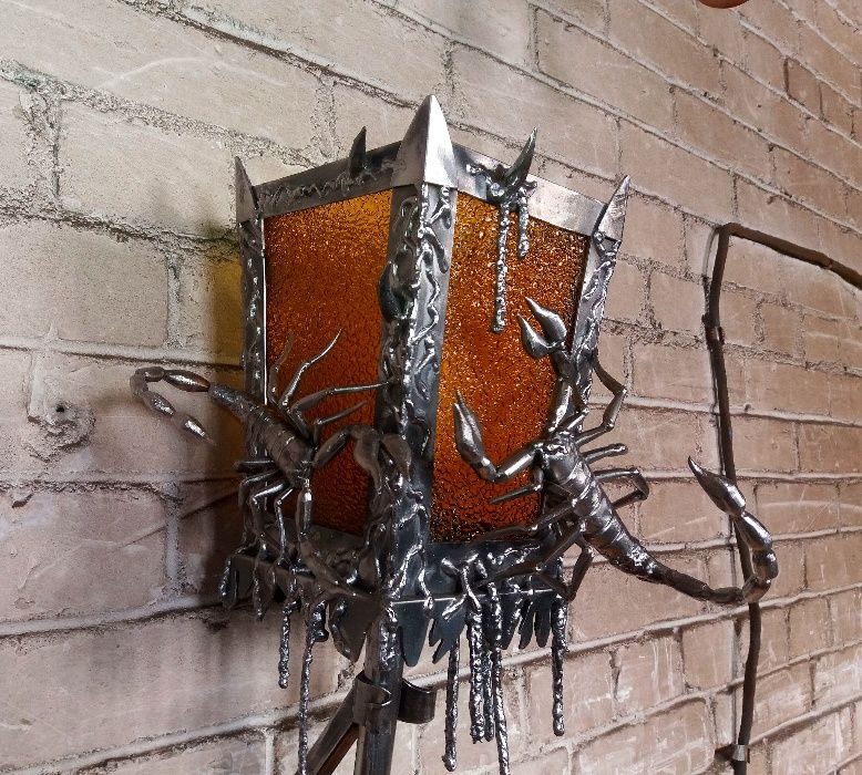 Кованый светильник.