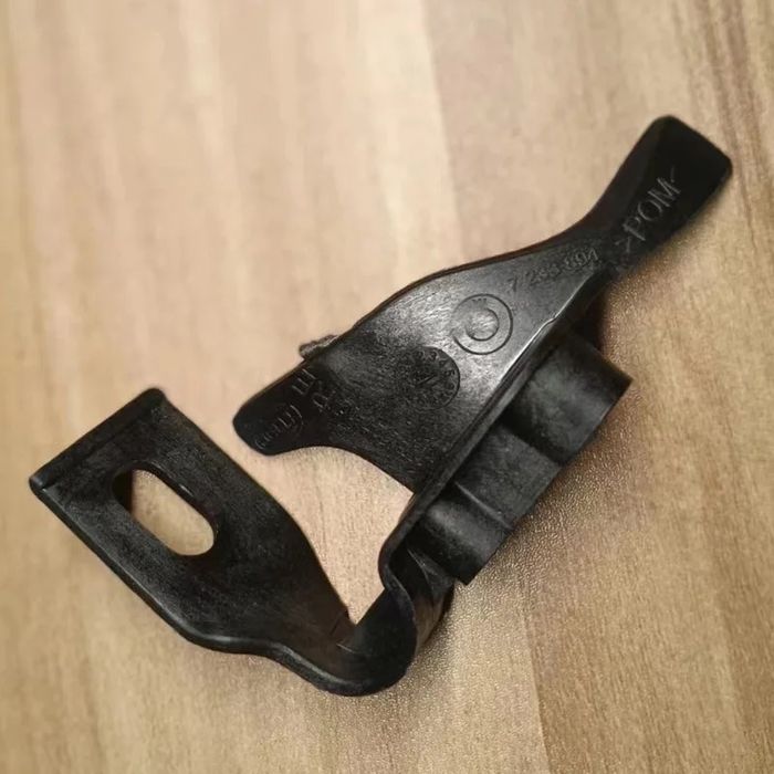 Kit reparatie cleme prindere faruri/far Bmw seria 5 F10,F11,F07