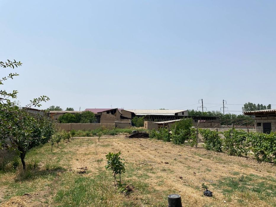 Uy sotiladi 11 sotik