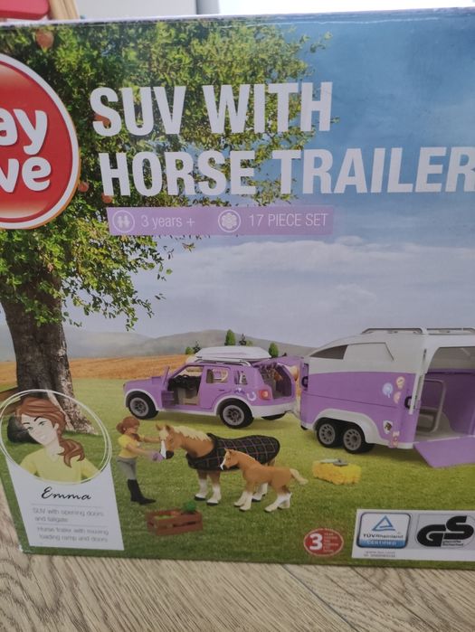 Джип с ремарке за ферма