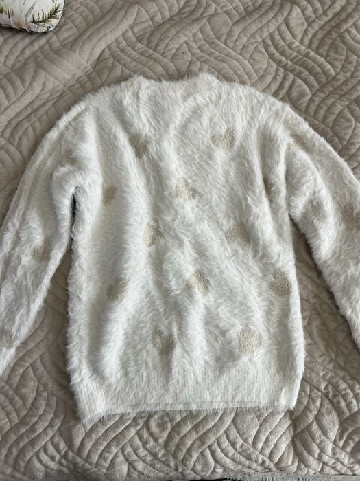 Продаю свитер для девочки 10-12 лет