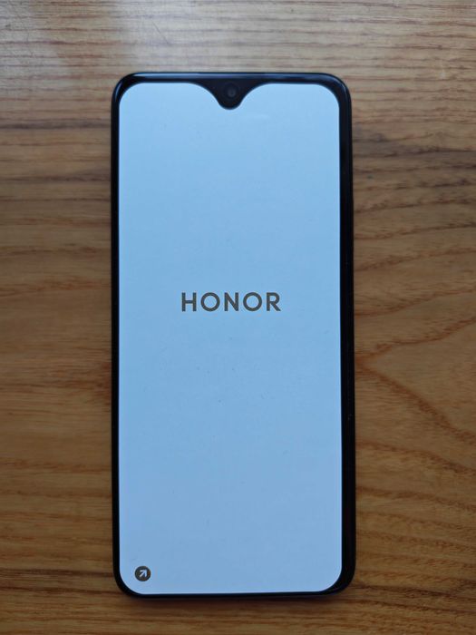 Honor 400 Smart с 2 години гаранция