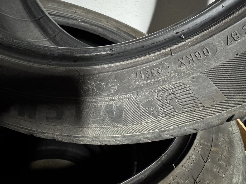 Vand cauciucuri de vara michelin 245/45/18