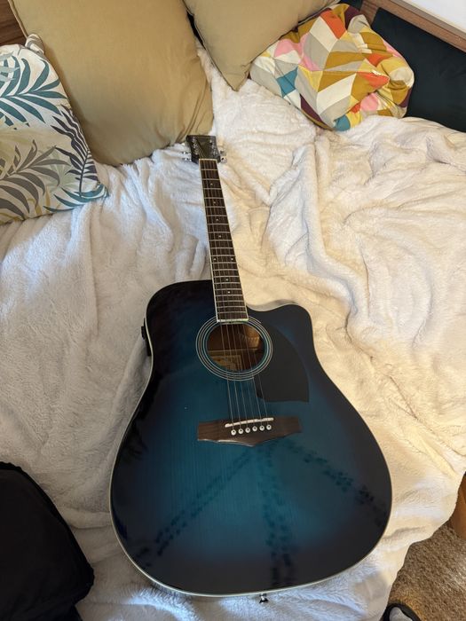 Chitară electroacustica Ibanez