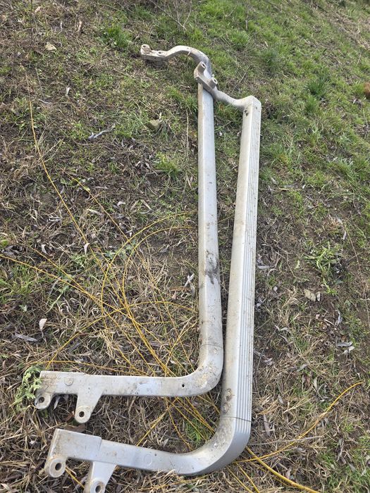 Trepte laterale pentru un Volvo XC90