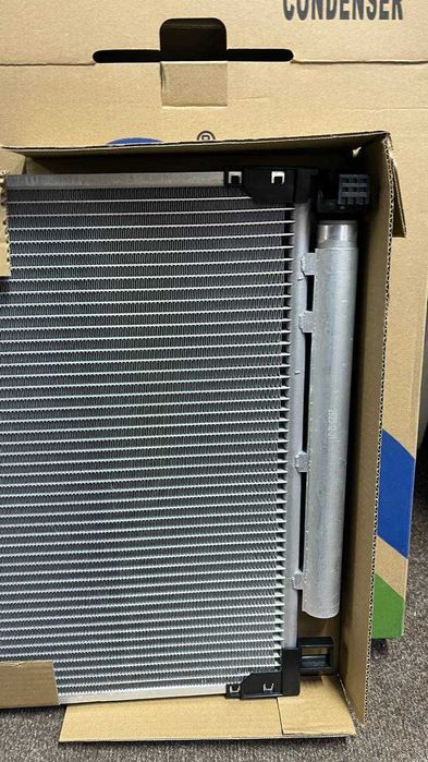 Радиатор кондиционера на Mazda