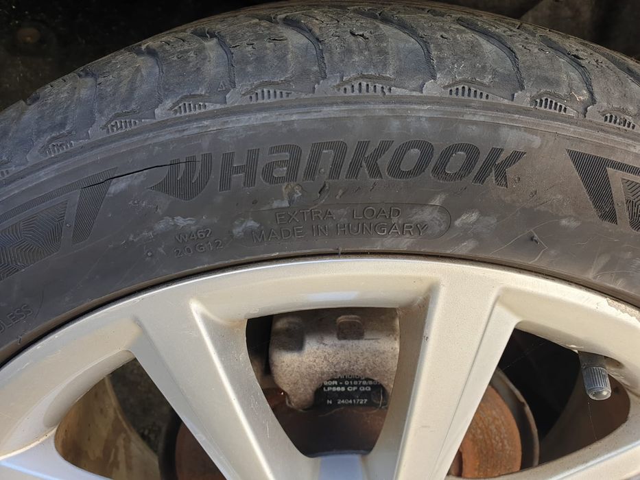 Vand roti iarna complete 225 45 17 skoda Octavia