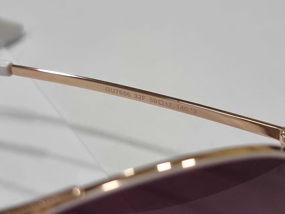 Дамски слънчеви очила Guess