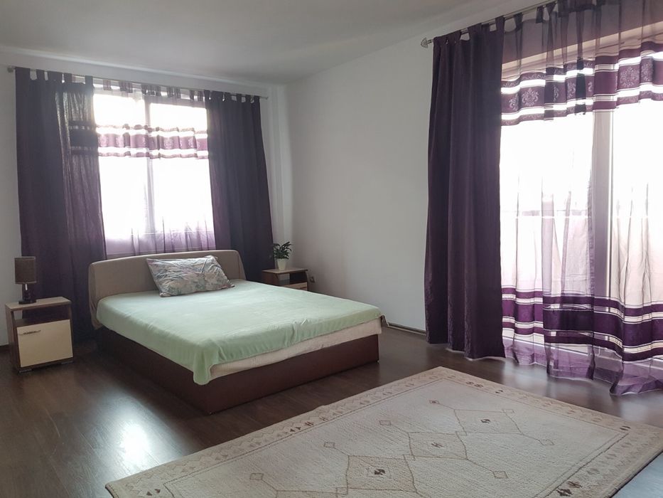Inchiriez apartament 3 camere Centru