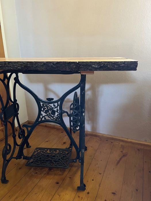 Masă cu picioare din fontă