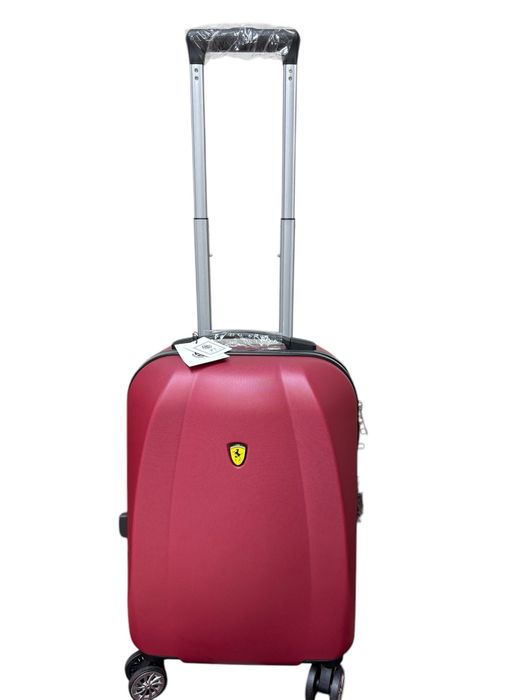 Чемоданы маленькие