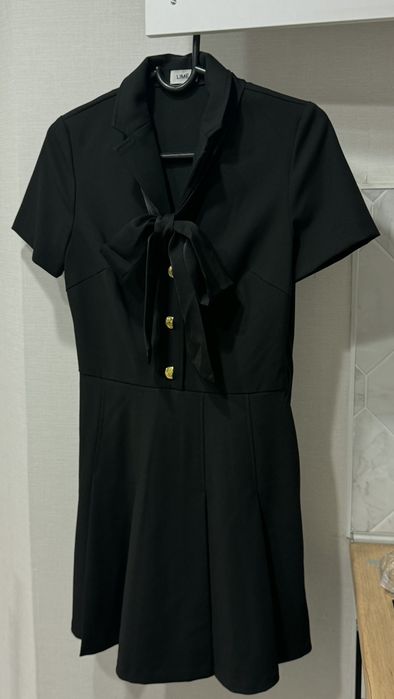 Чёрное короткое  платье