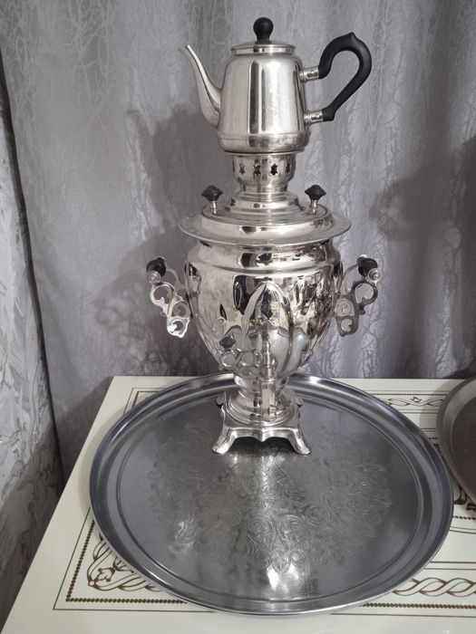 Самовар заварник поднос