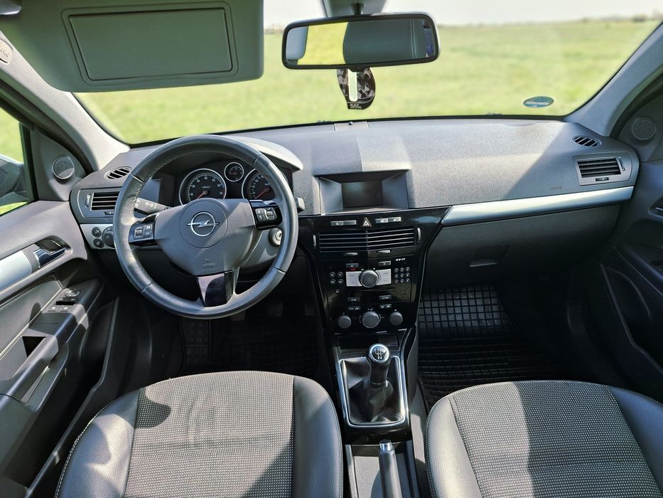 Opel Astra  H 1.6 Benzină