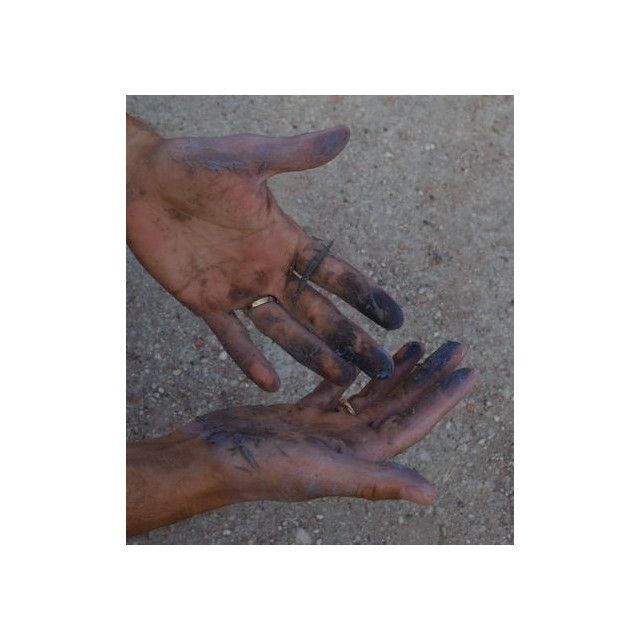 Motul препарат спрей почистване екипировка каска интериор ръце кожа