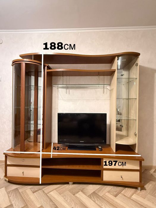 Горка для гостиной с гардеробом