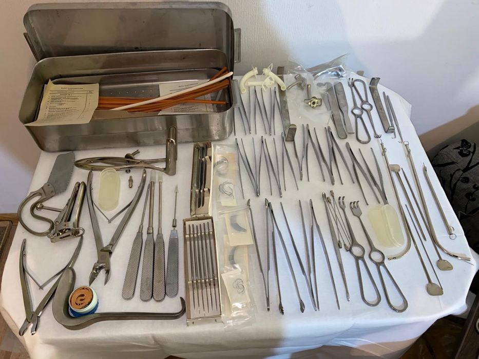 Наборы медицинских инструментов