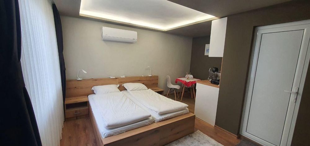 Дава се под наем Едностаен апартамент в Варна, Център - 20 кв.м за 398.82 € - Снимка #2