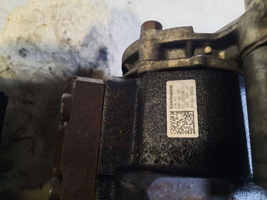 pompa inalte presiune motorina pompa injecție Volkswagen Passat b6 p