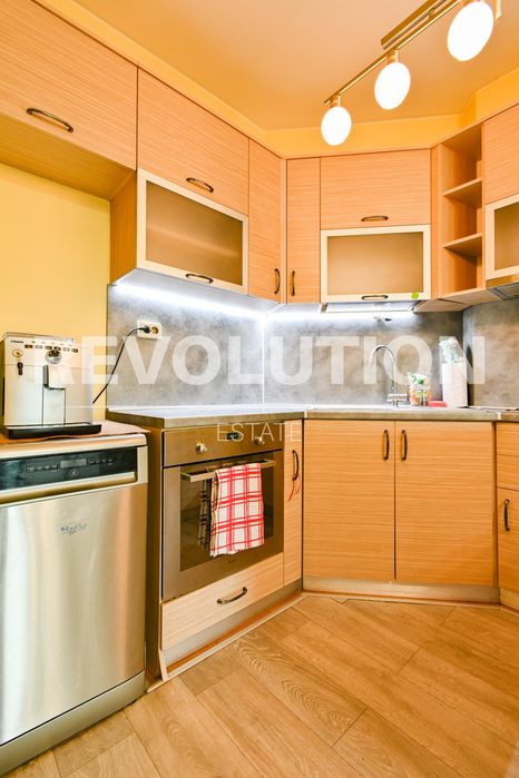 Дава се под наем Двустаен апартамент в София, Център - 61 кв.м за 664 € - Снимка #4