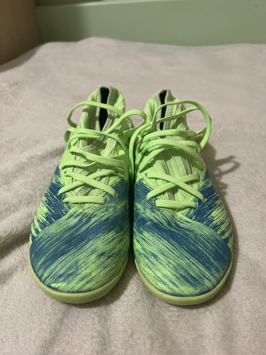 Adidasi de fotbal marimea 36