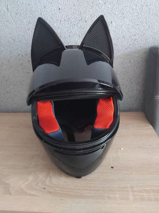 Продаи мотошлем новый .