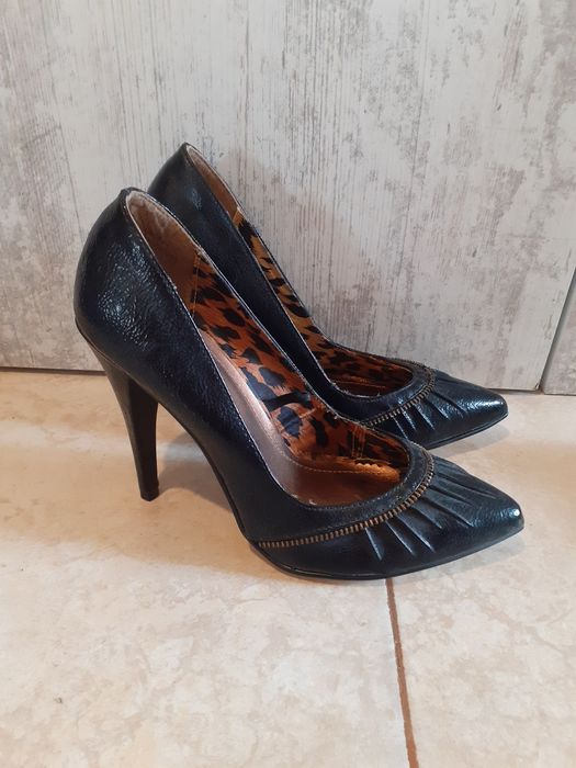 Дамски обувки 37 намер