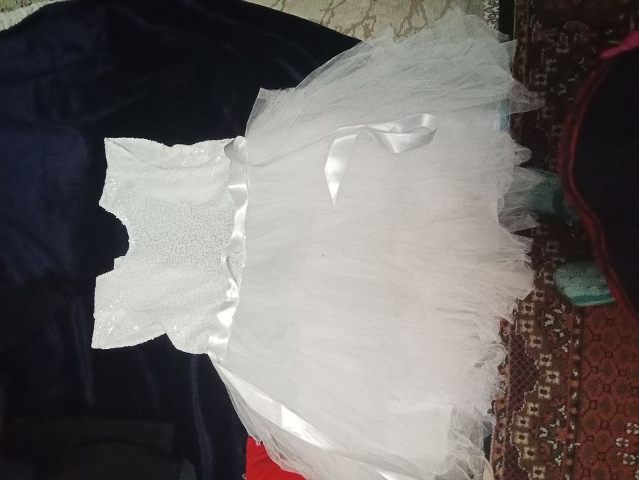 Продам детское платье .