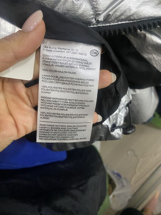 Пуховик стального цвета