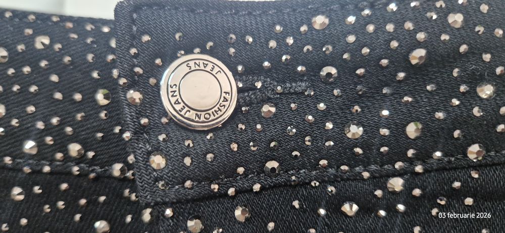 Blugi mom fit negri noi