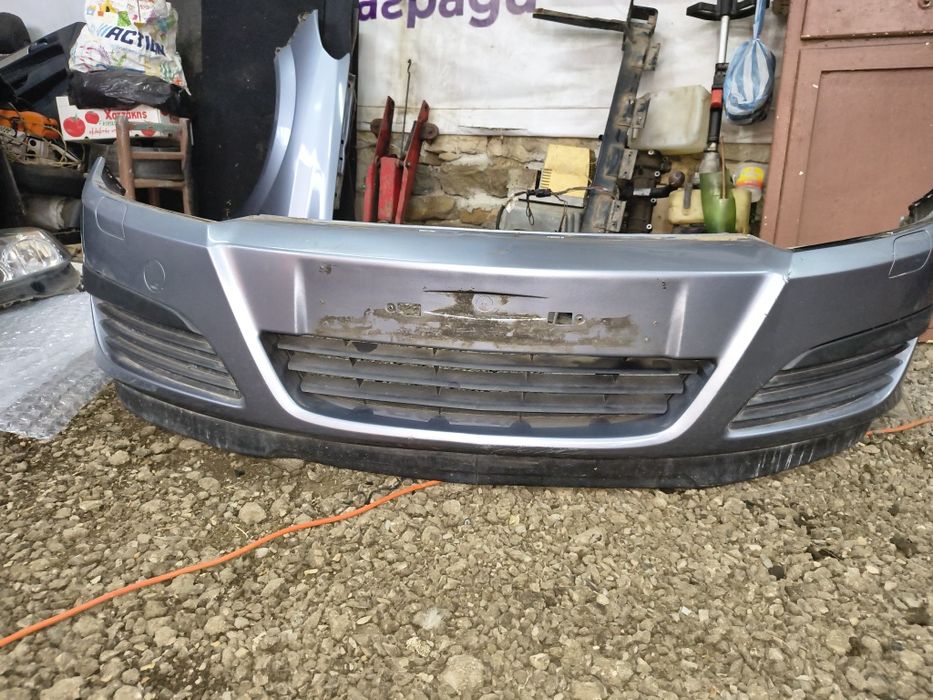 Предна броня за  Opel Astra H