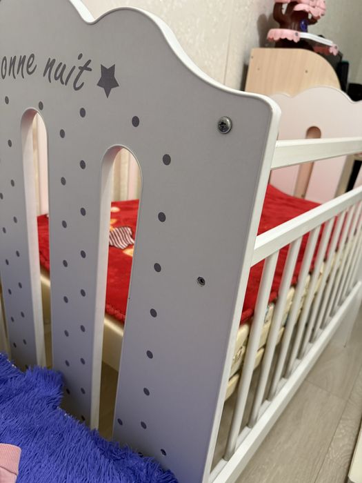 Отдам кроватку бесплатно!