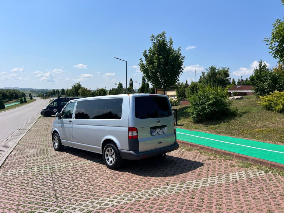 Vw T5 . 2,0 TDI . 8+1 locuri .