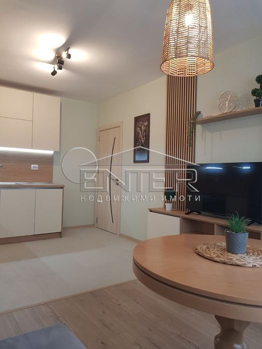 Дава се под наем Тристаен апартамент в Варна, Цветен квартал - 75 кв.м за 650 € - Снимка #3