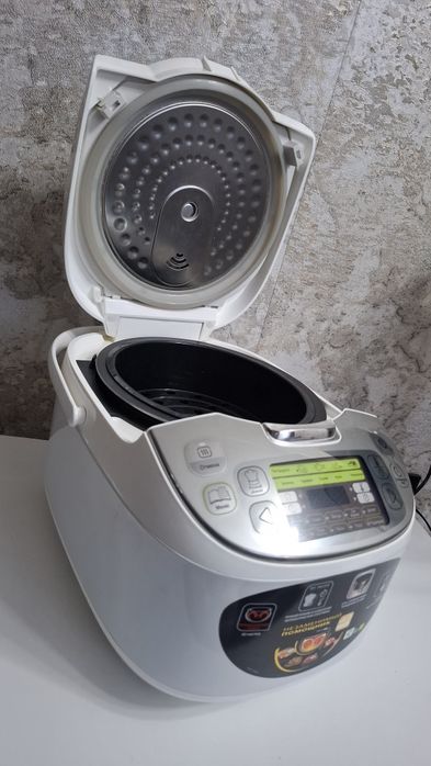Продам мультиварку.