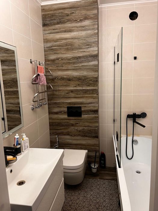 Продается 4-комнатная квартира.