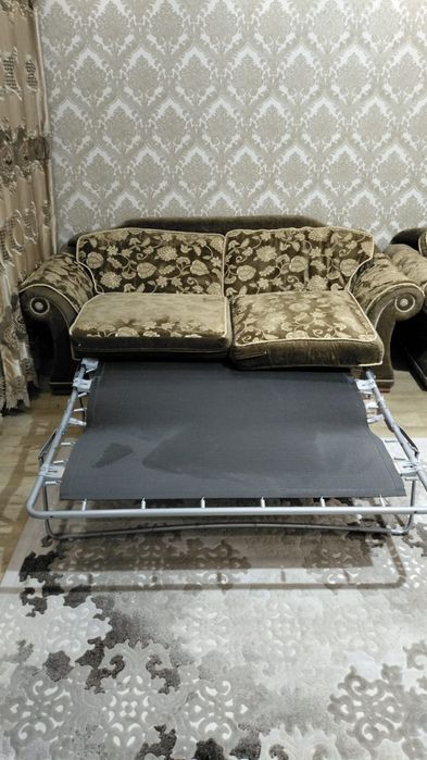 Диван раскладной и кресло