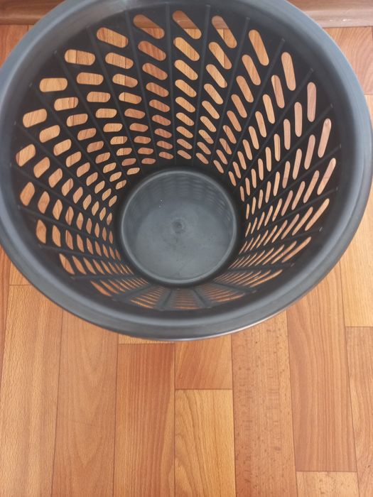 Срочно продам корзины для мусора