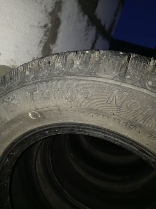 Зимний комплект резины как новая мало ездил